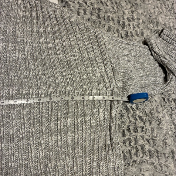 Jessica Simpson Heather Gray Ribbed Crewneck Sweater - Picture 5 of 7